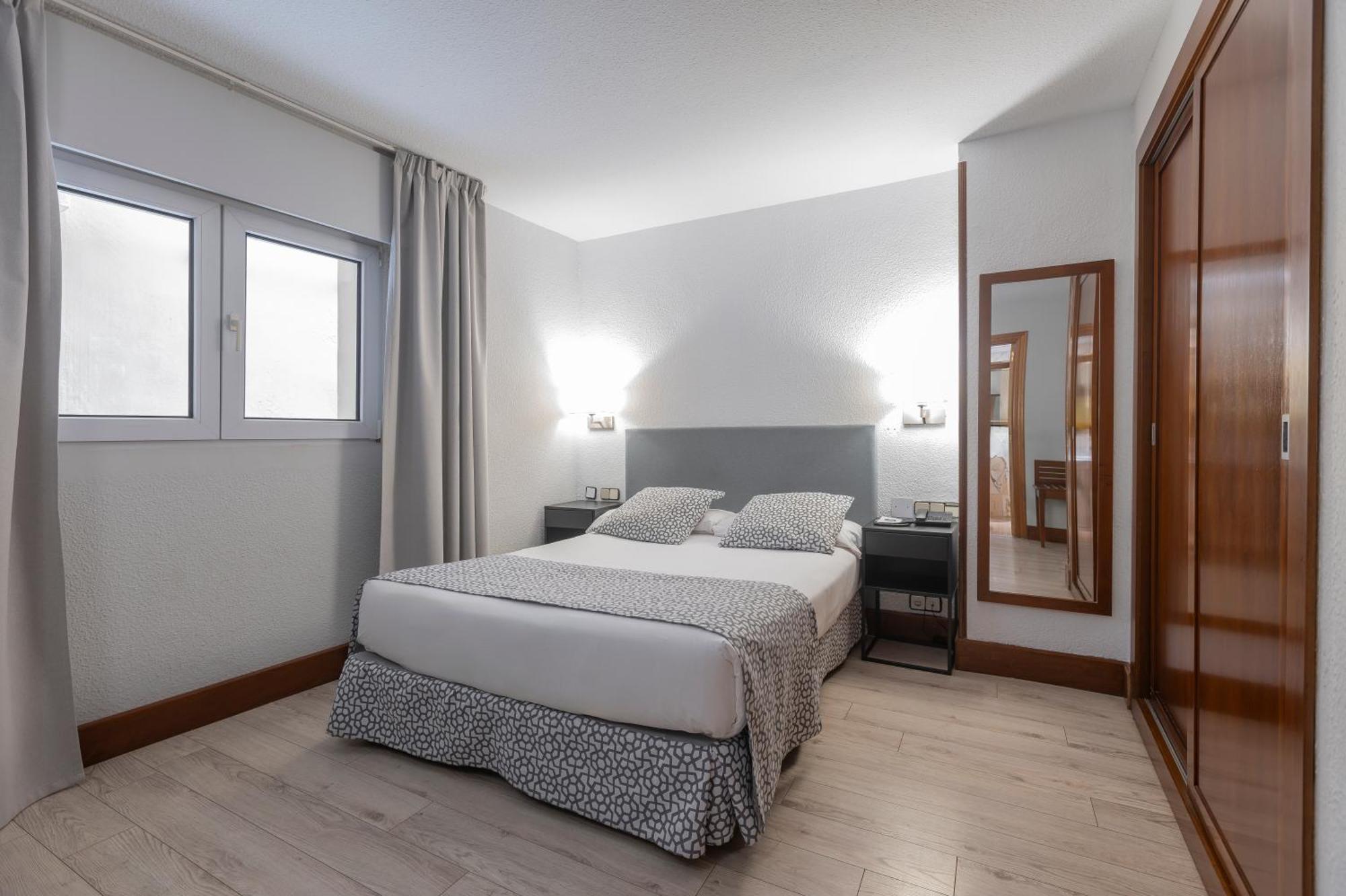 Standard Double Room,1713119044:JPEG